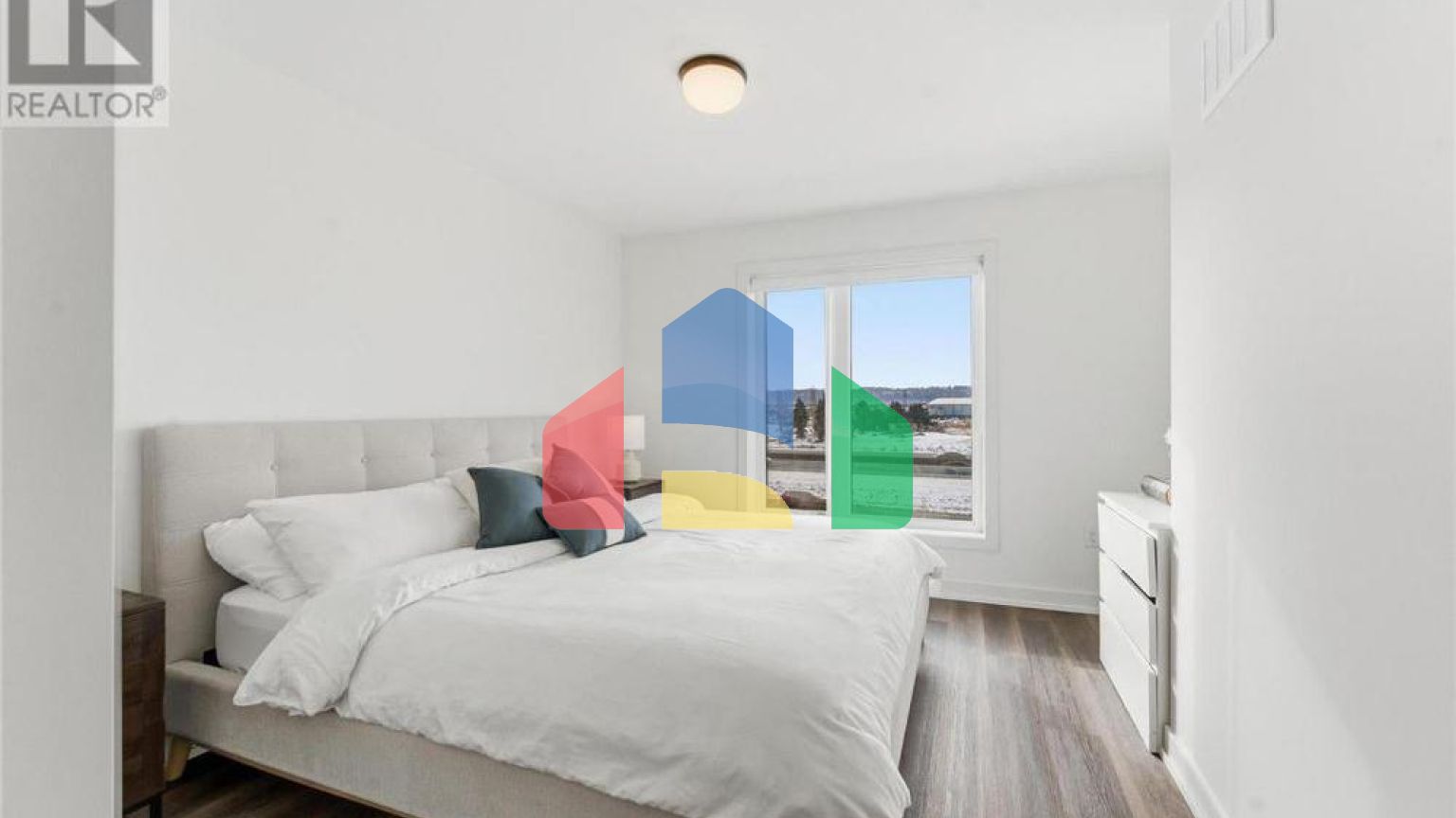 Residential - Single Family Home - Hamilton, Canada - Canada