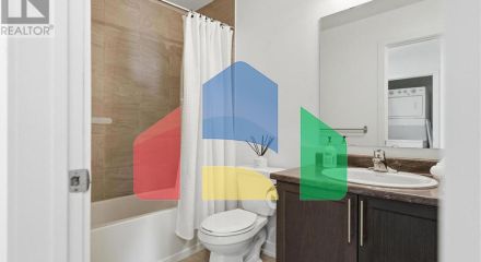 Residential - Single Family Home - Hamilton, Canada - Canada