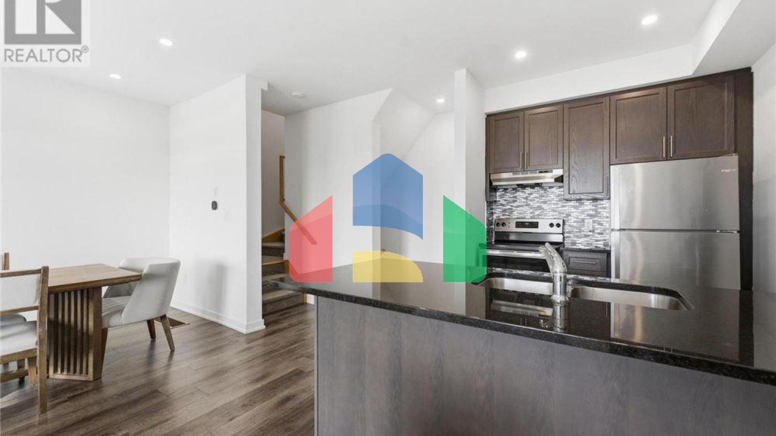 Residential - Single Family Home - Hamilton, Canada - Canada