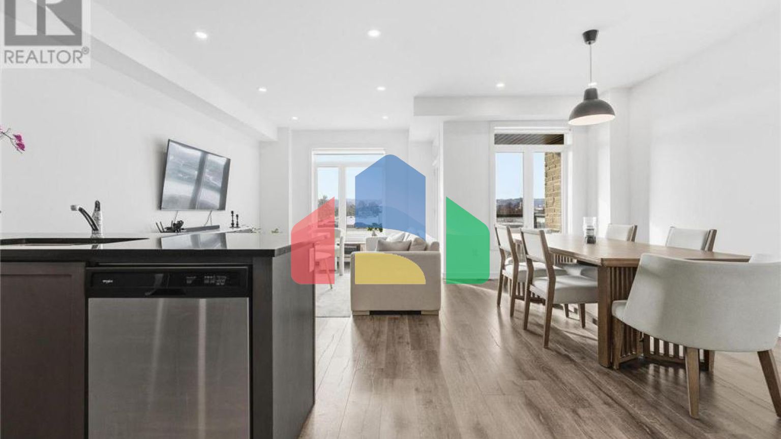 Residential - Single Family Home - Hamilton, Canada - Canada