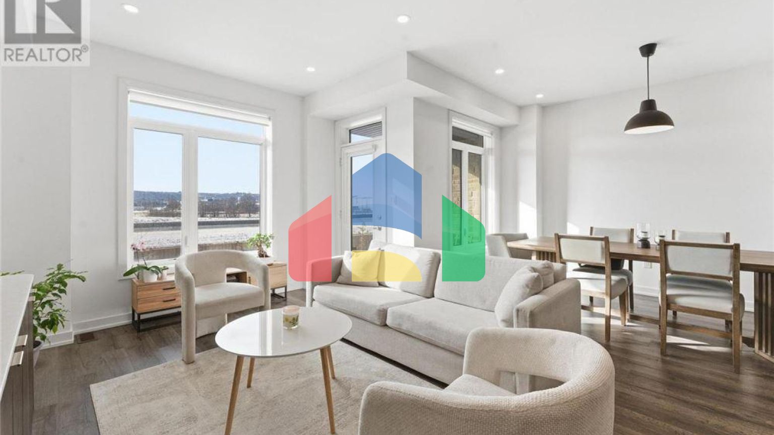 Residential - Single Family Home - Hamilton, Canada - Canada