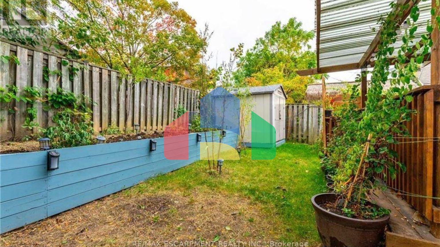 Residential - Single Family Home - Hamilton, Canada - Canada