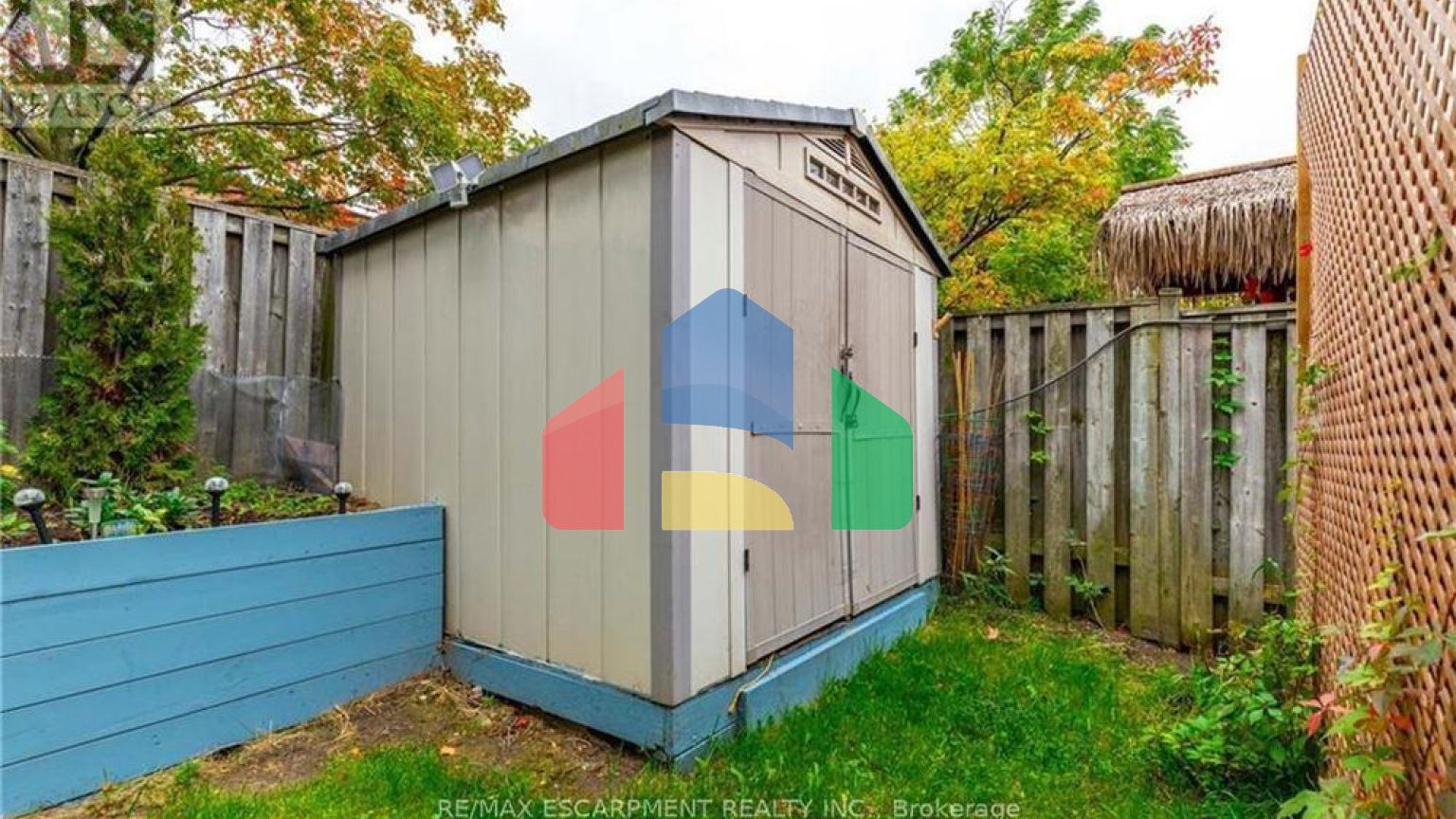 Residential - Single Family Home - Hamilton, Canada - Canada