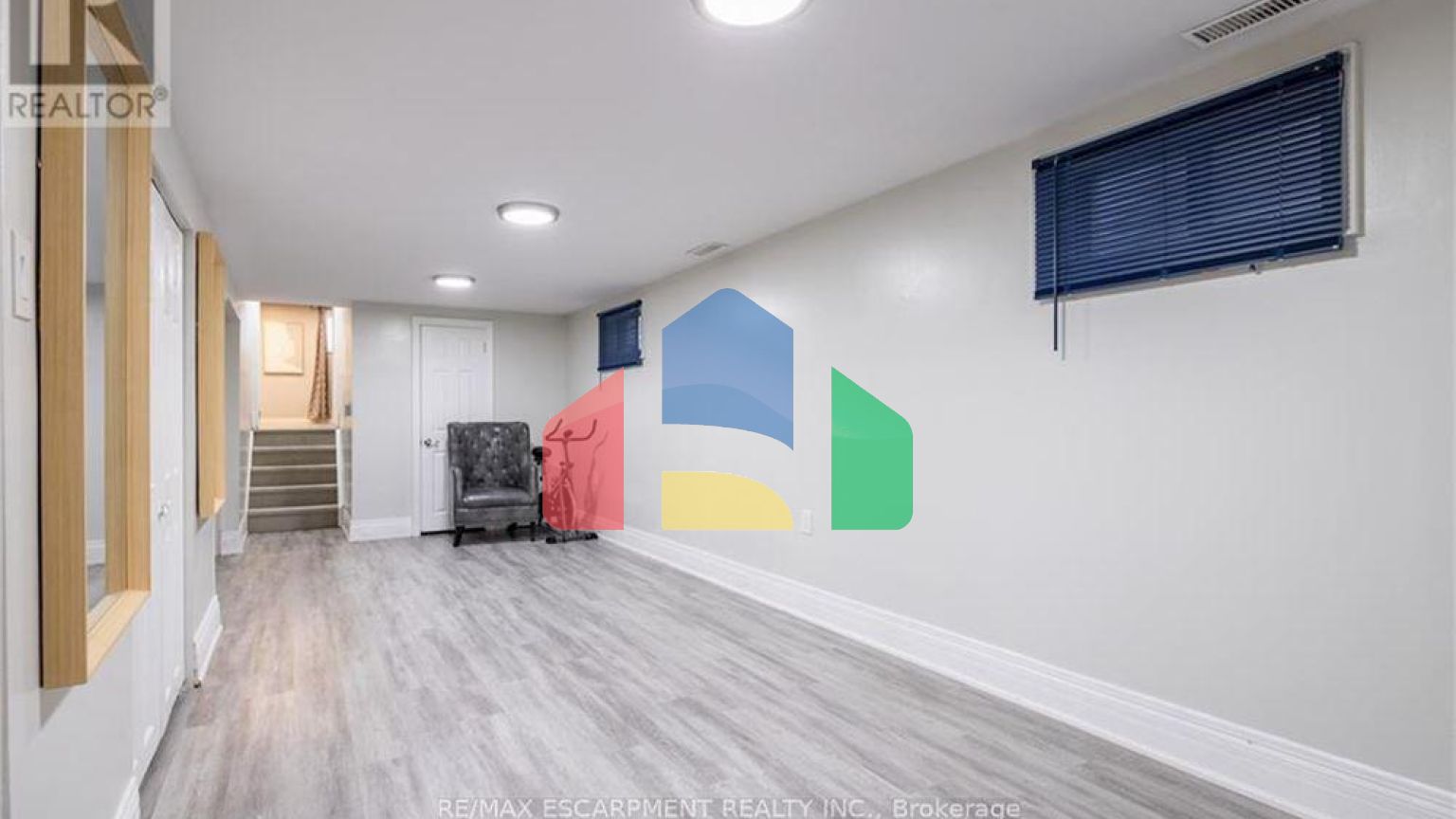 Residential - Single Family Home - Hamilton, Canada - Canada