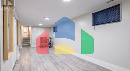 Residential - Single Family Home - Hamilton, Canada - Canada