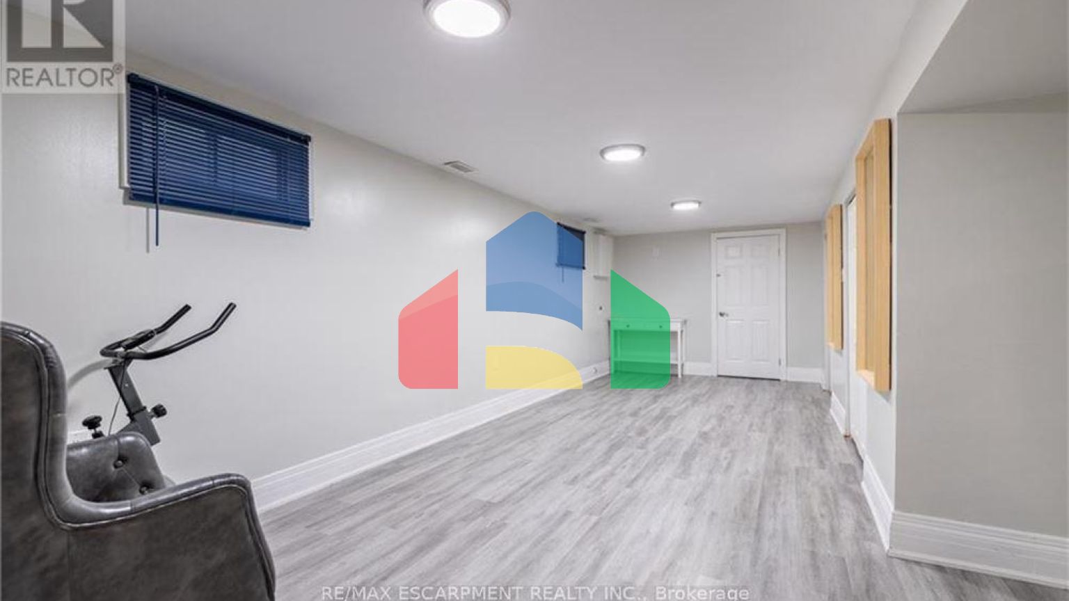 Residential - Single Family Home - Hamilton, Canada - Canada