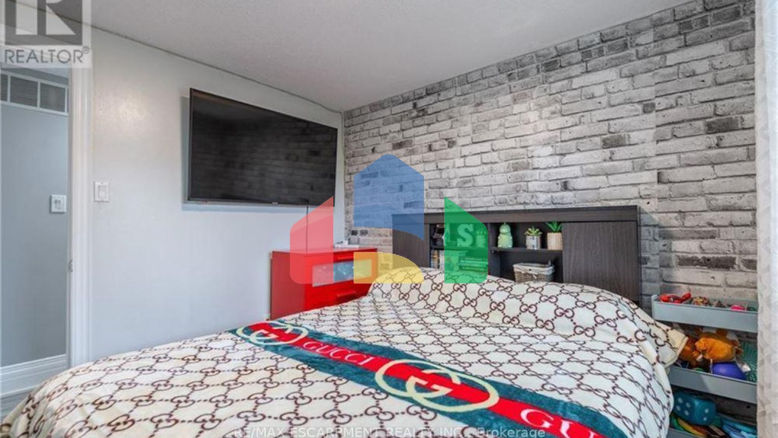 Residential - Single Family Home - Hamilton, Canada - Canada