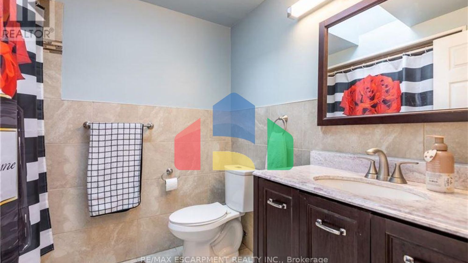 Residential - Single Family Home - Hamilton, Canada - Canada