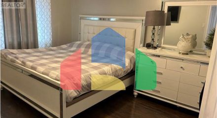 Residential - Single Family Home - Hamilton, Canada - Canada