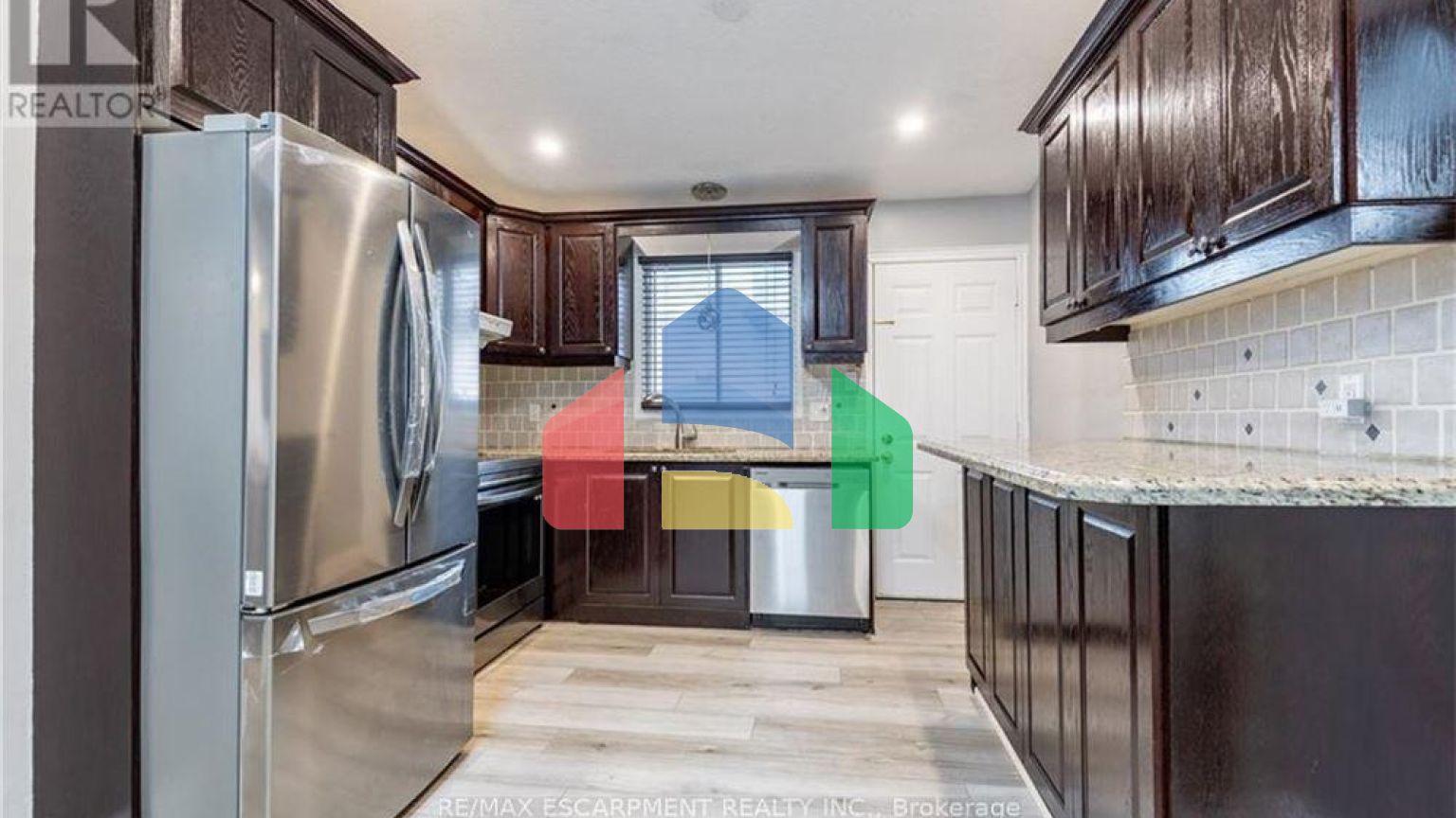 Residential - Single Family Home - Hamilton, Canada - Canada