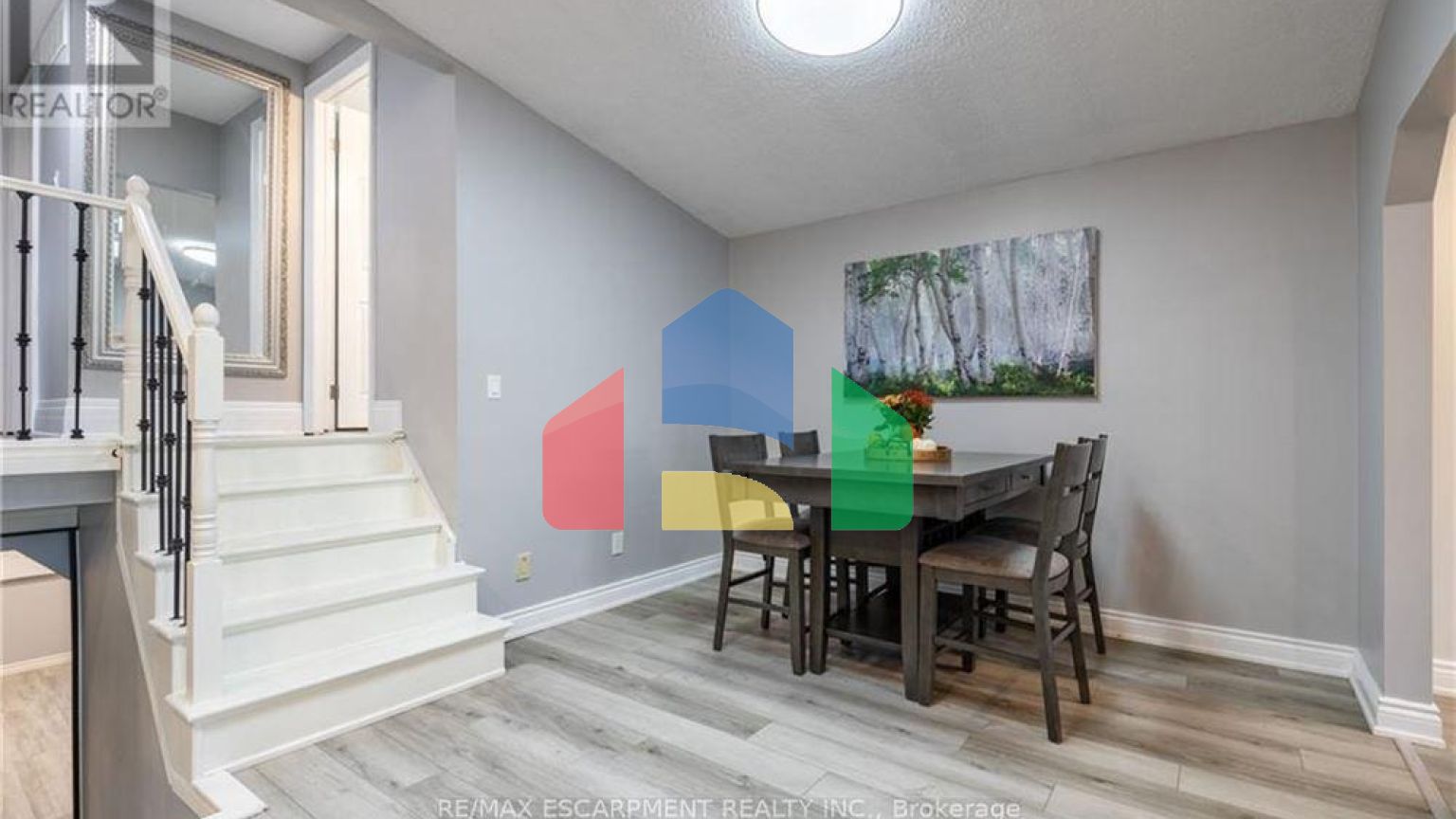 Residential - Single Family Home - Hamilton, Canada - Canada