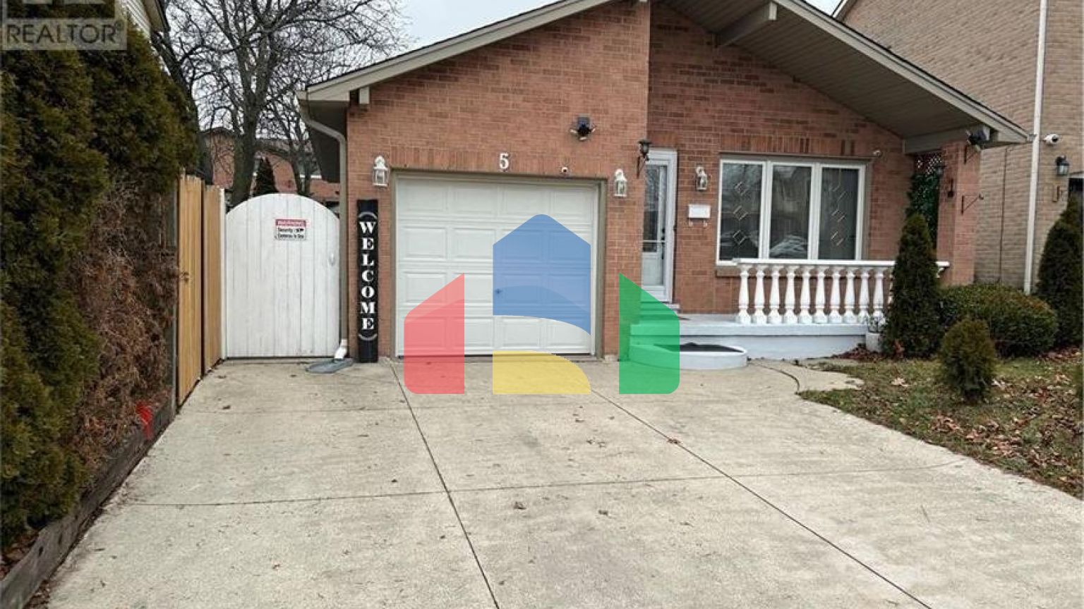 Residential - Single Family Home - Hamilton, Canada - Canada