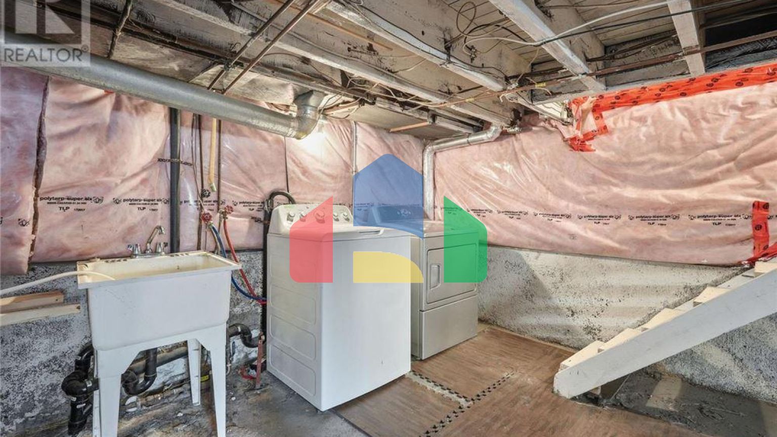 Residential - Single Family Home - Hamilton, Canada - Canada