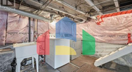 Residential - Single Family Home - Hamilton, Canada - Canada