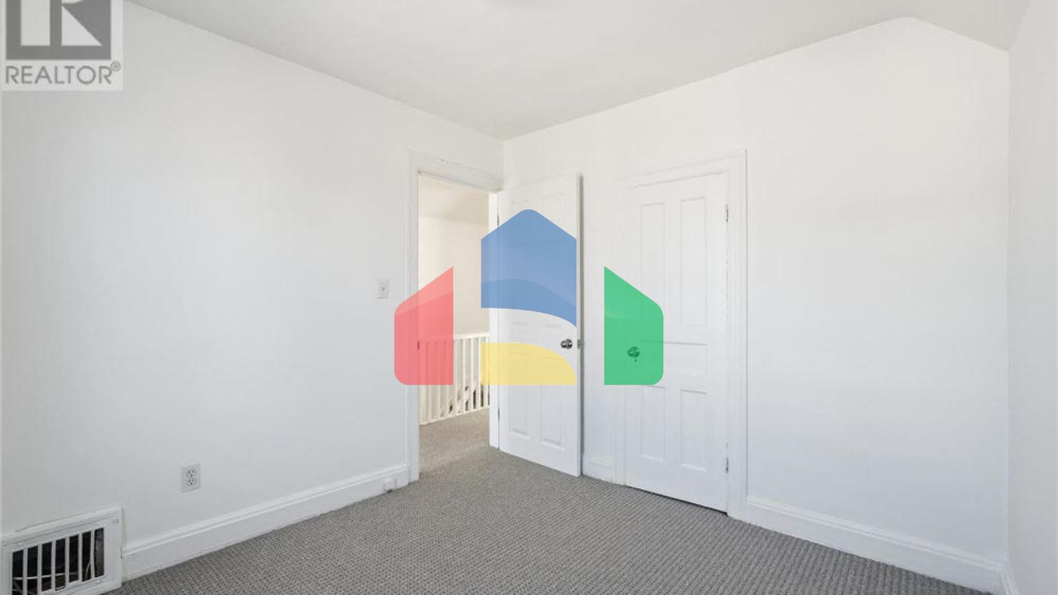 Residential - Single Family Home - Hamilton, Canada - Canada