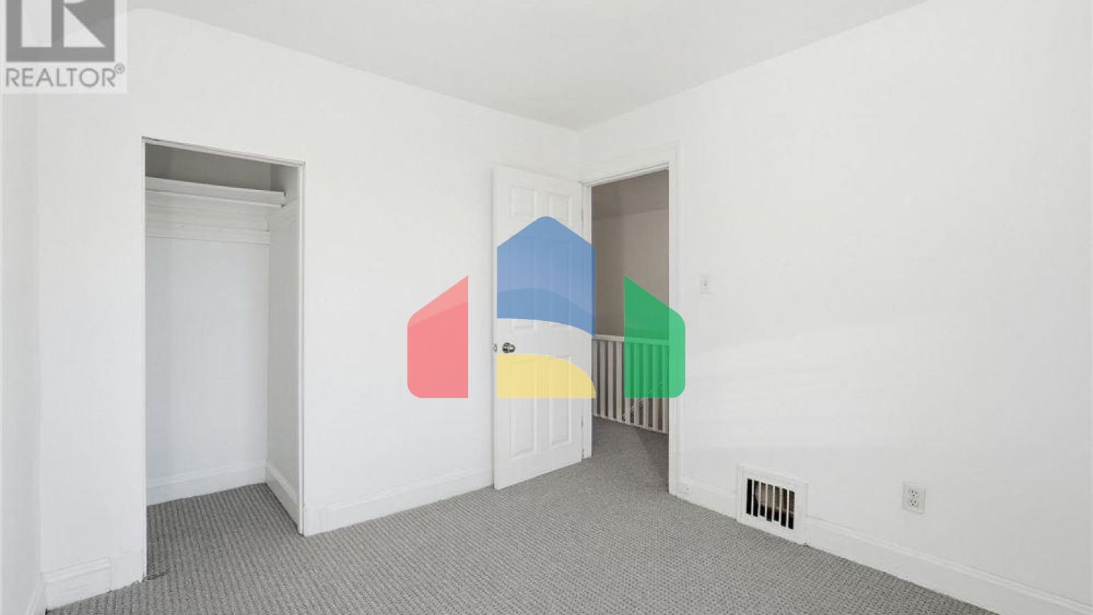 Residential - Single Family Home - Hamilton, Canada - Canada