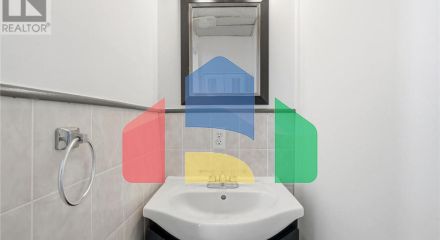 Residential - Single Family Home - Hamilton, Canada - Canada