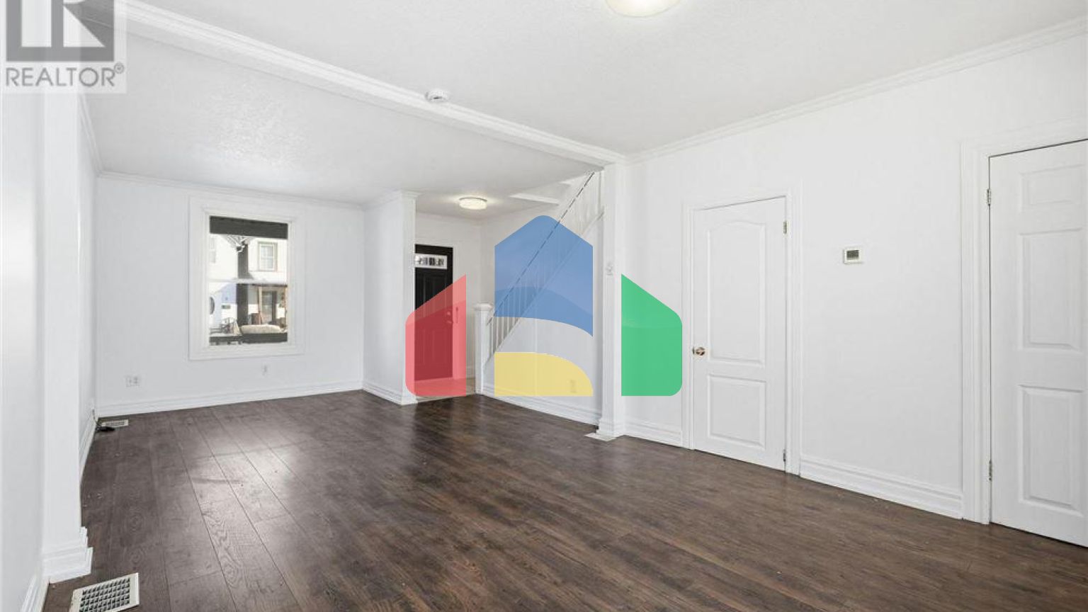 Residential - Single Family Home - Hamilton, Canada - Canada