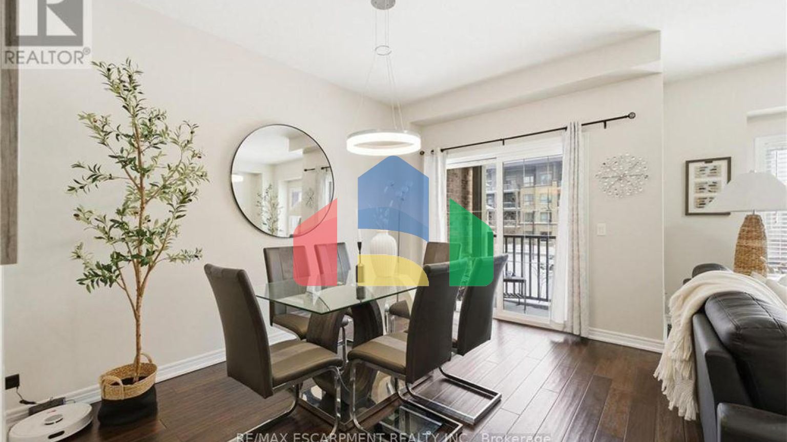 Residential - Single Family Home - Hamilton, Canada - Canada