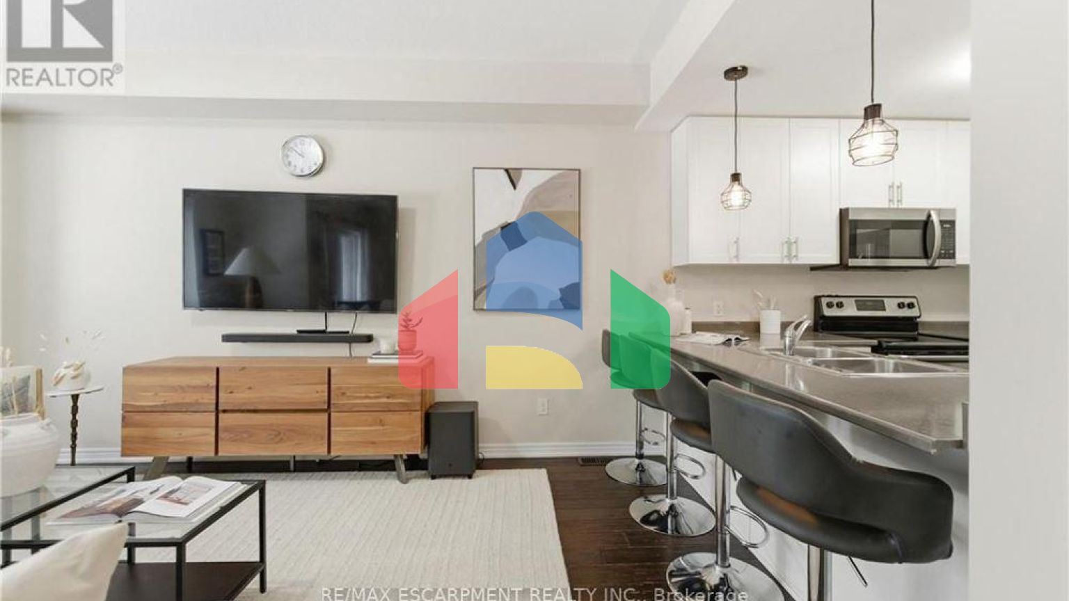 Residential - Single Family Home - Hamilton, Canada - Canada