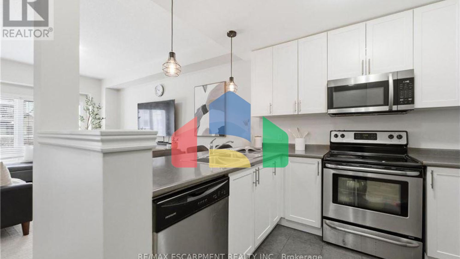 Residential - Single Family Home - Hamilton, Canada - Canada