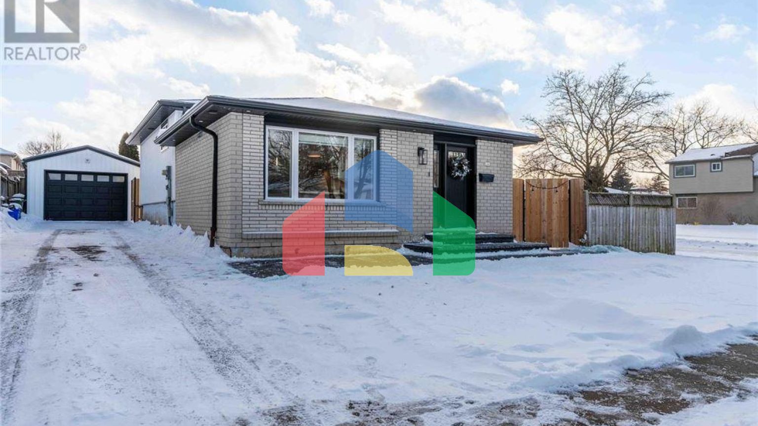 Residential - Single Family Home - Hamilton, Canada - Canada