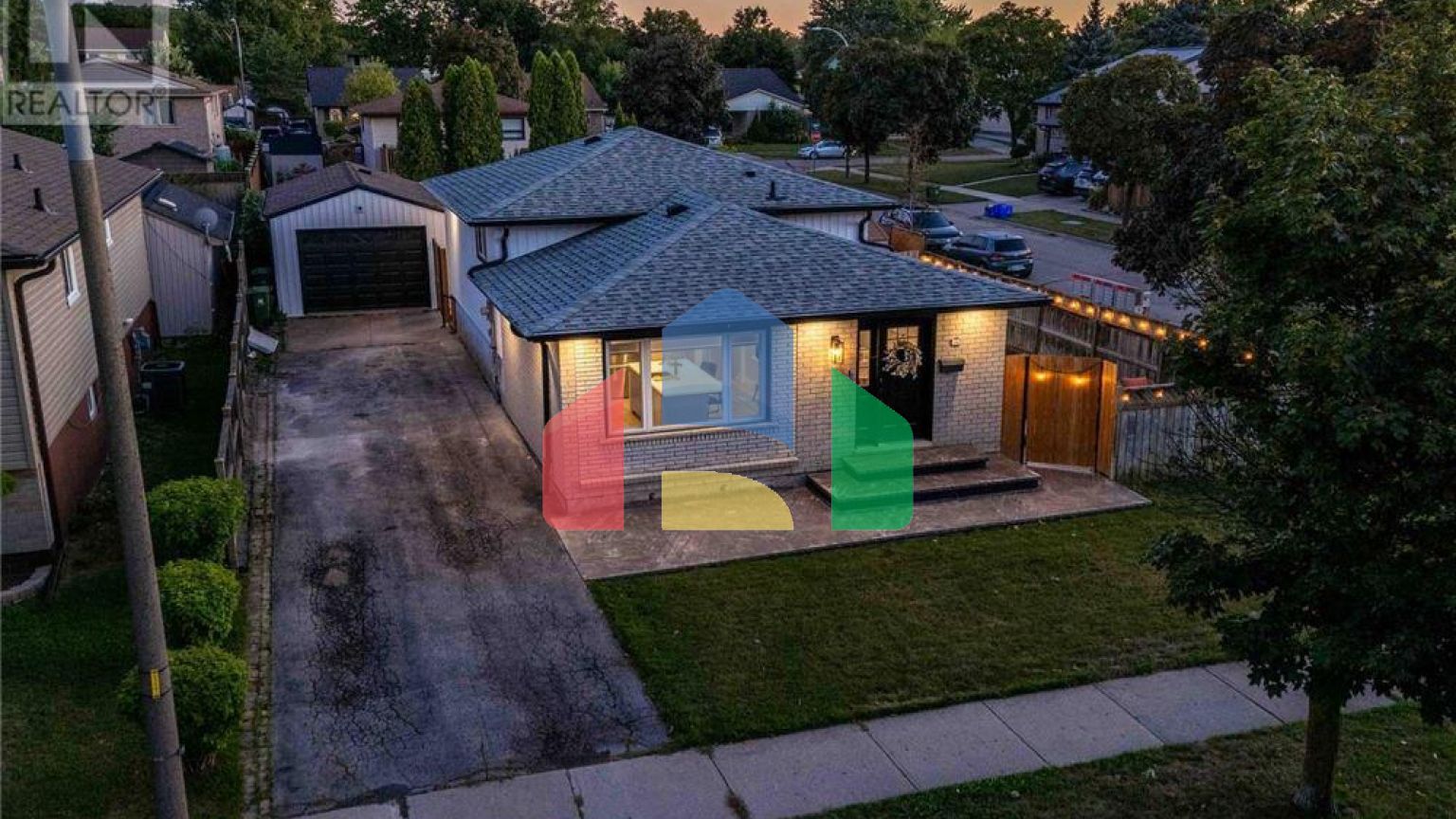 Residential - Single Family Home - Hamilton, Canada - Canada