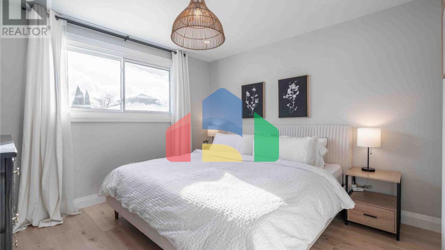 Residential - Single Family Home - Hamilton, Canada - Canada