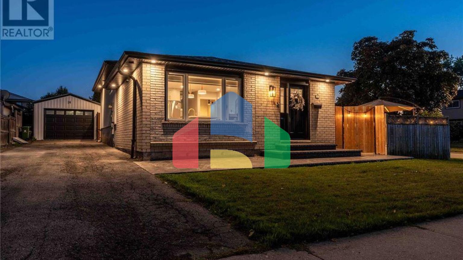 Residential - Single Family Home - Hamilton, Canada - Canada