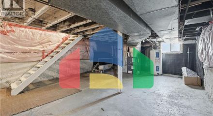 Residential - Single Family Home - Hamilton, Canada - Canada