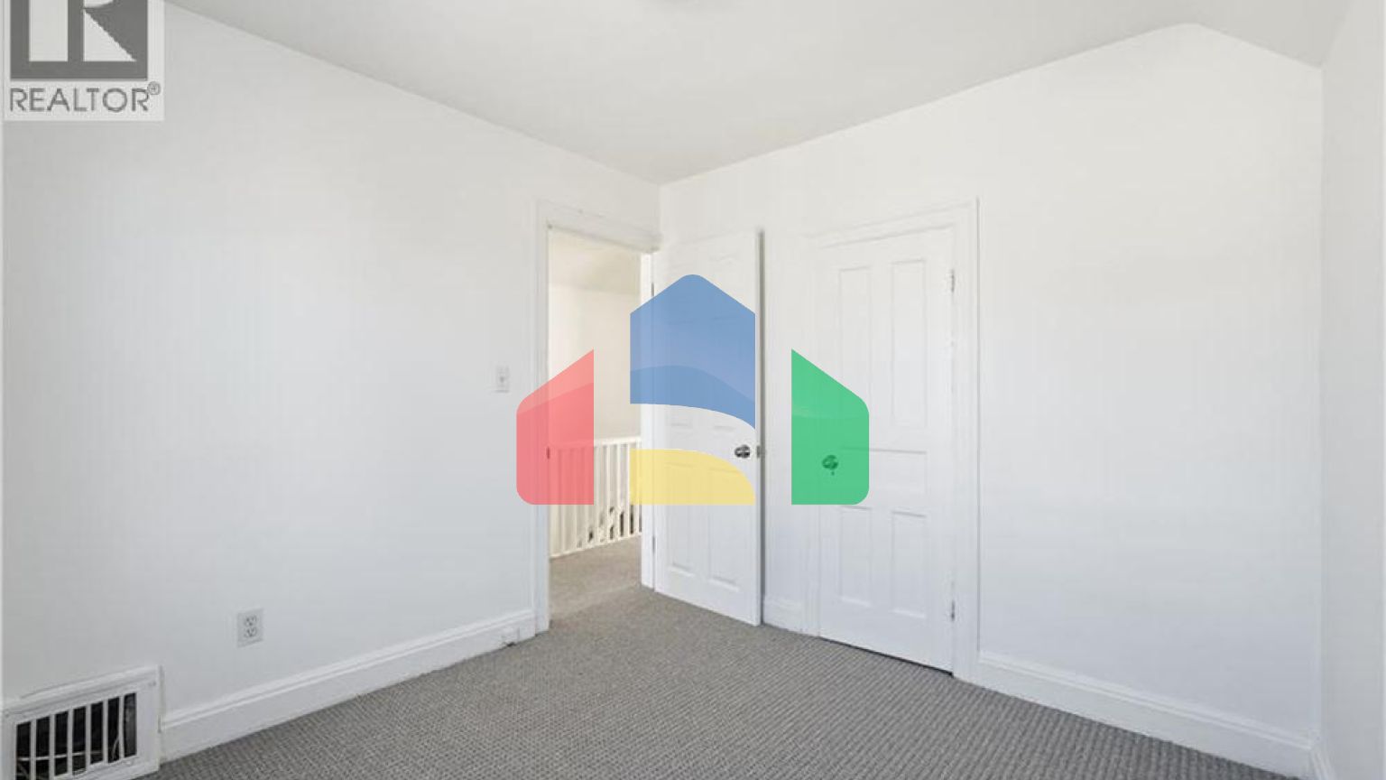 Residential - Single Family Home - Hamilton, Canada - Canada