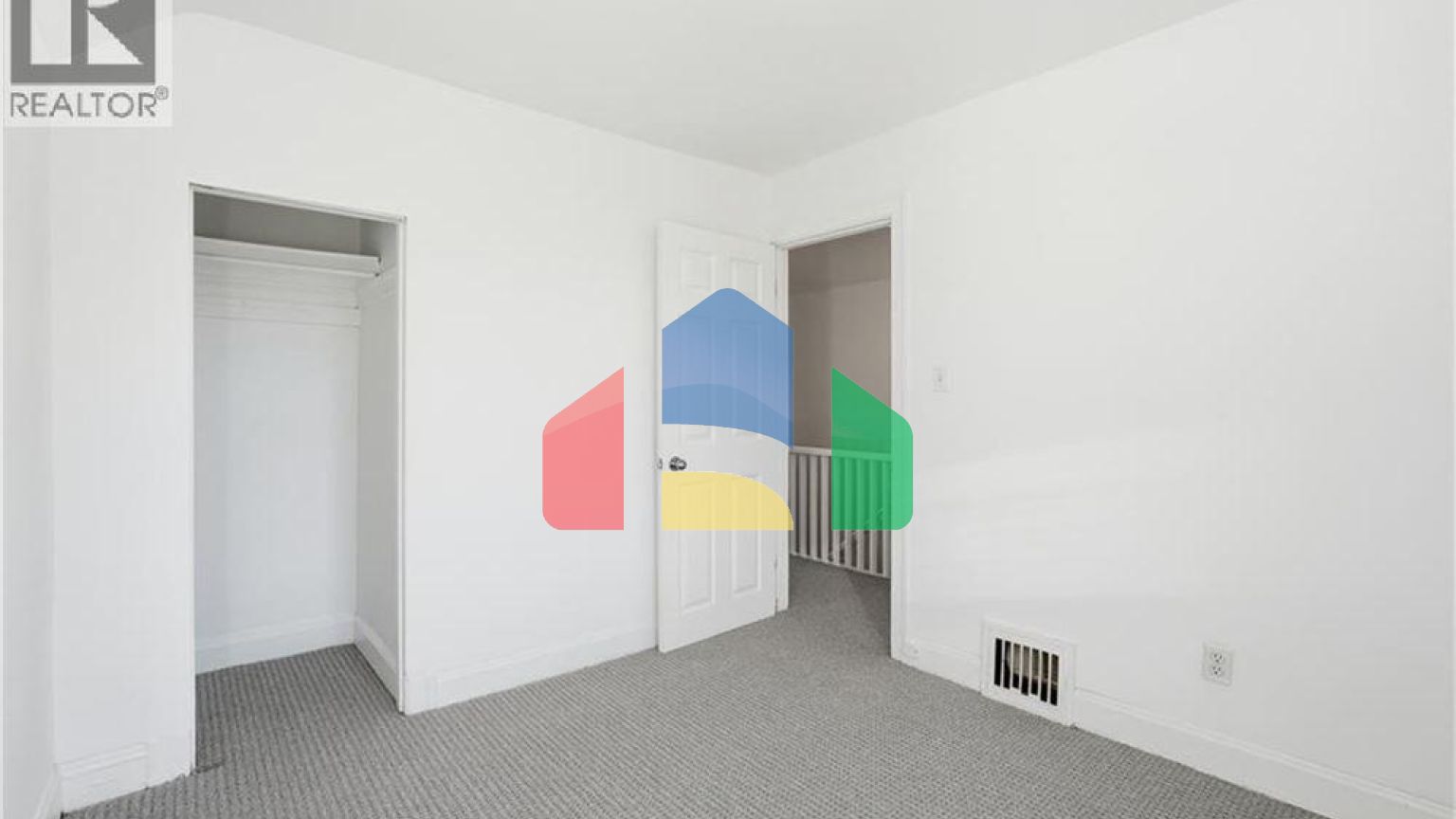 Residential - Single Family Home - Hamilton, Canada - Canada