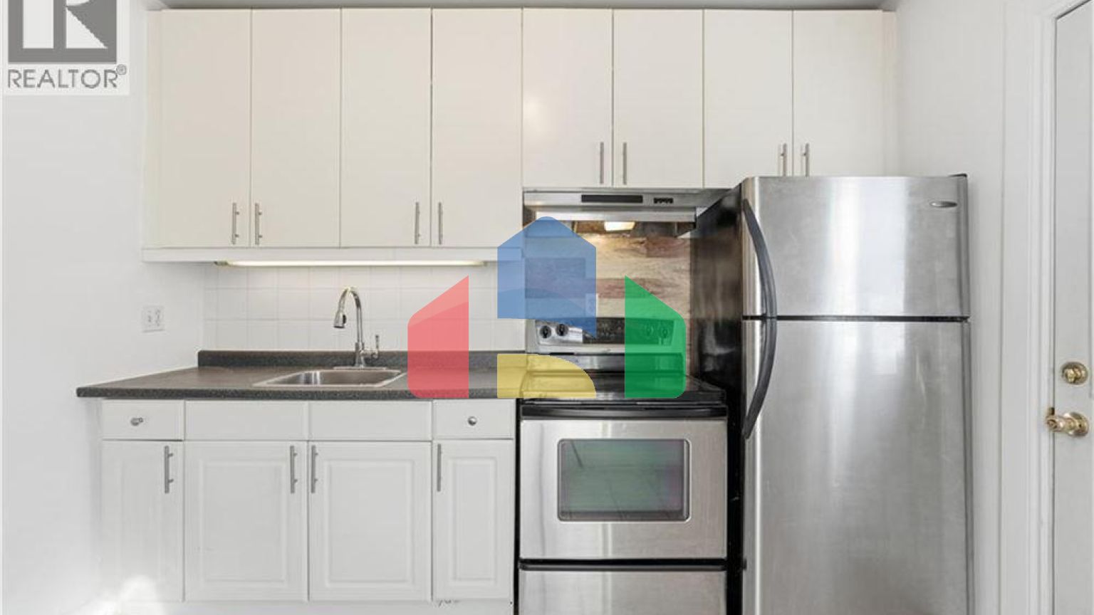 Residential - Single Family Home - Hamilton, Canada - Canada