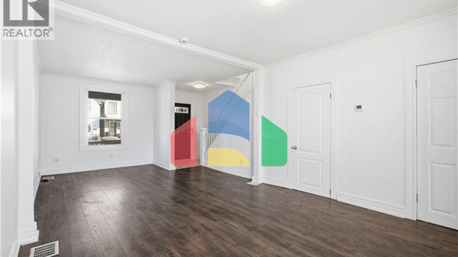 Residential - Single Family Home - Hamilton, Canada - Canada