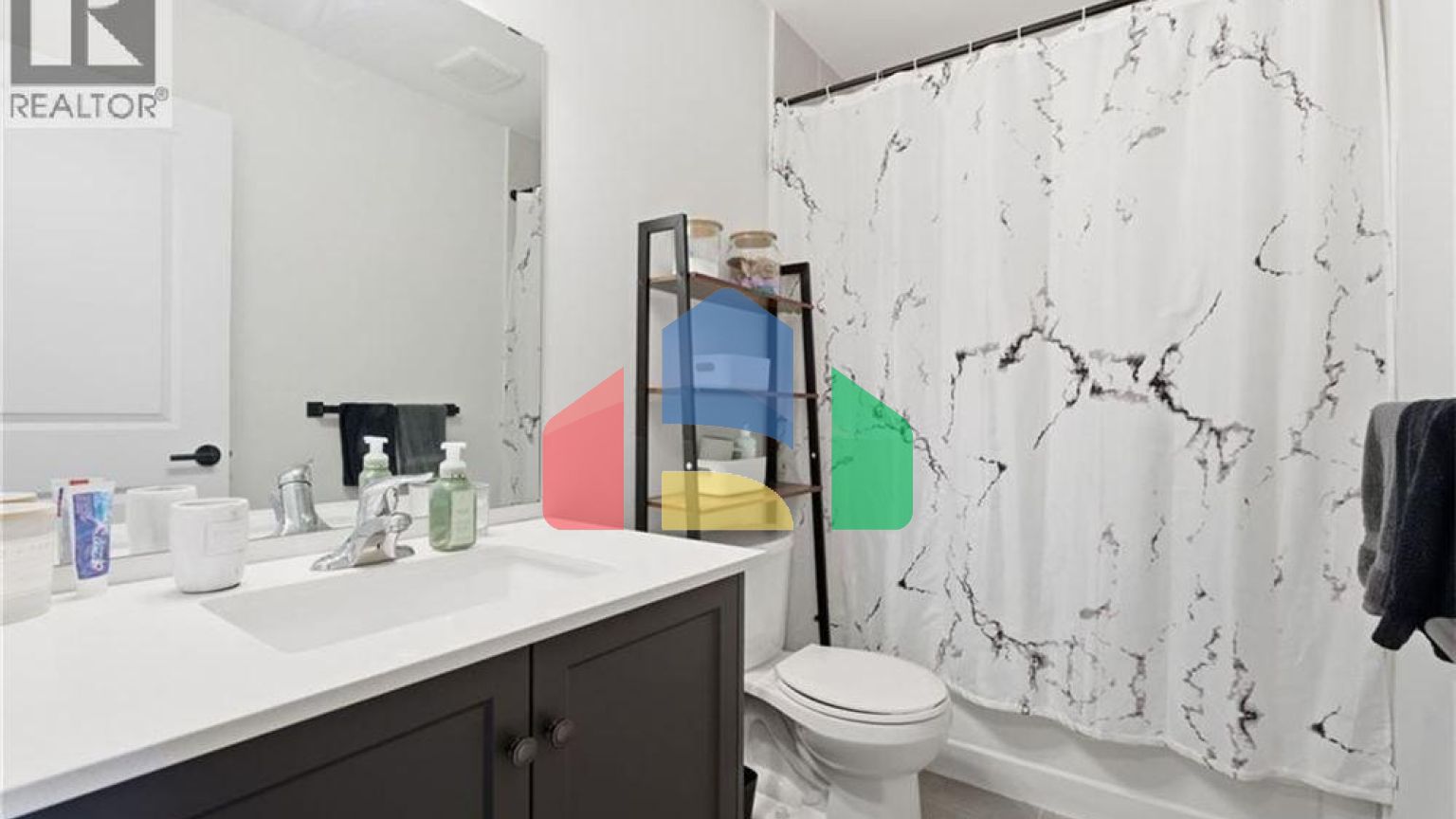 Residential - Single Family Home - Hamilton, Canada - Canada