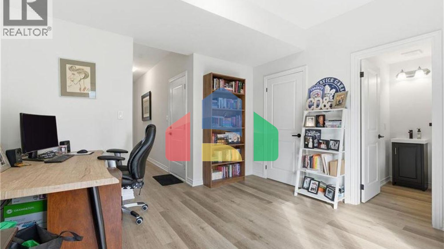 Residential - Single Family Home - Hamilton, Canada - Canada