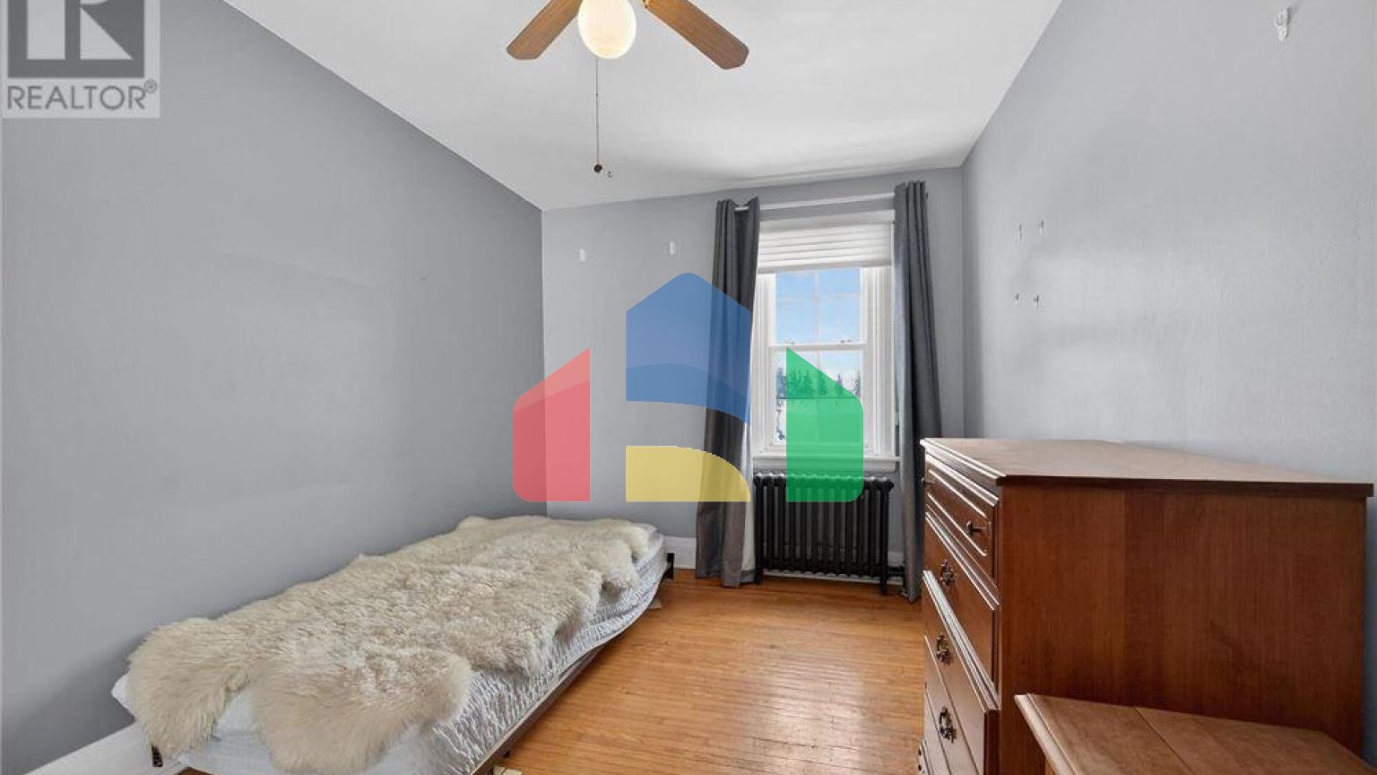 Residential - Single Family Home - Hamilton, Canada - Canada