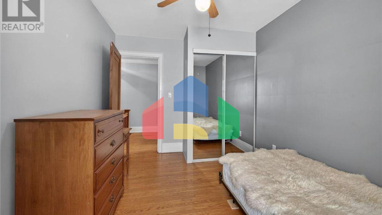 Residential - Single Family Home - Hamilton, Canada - Canada