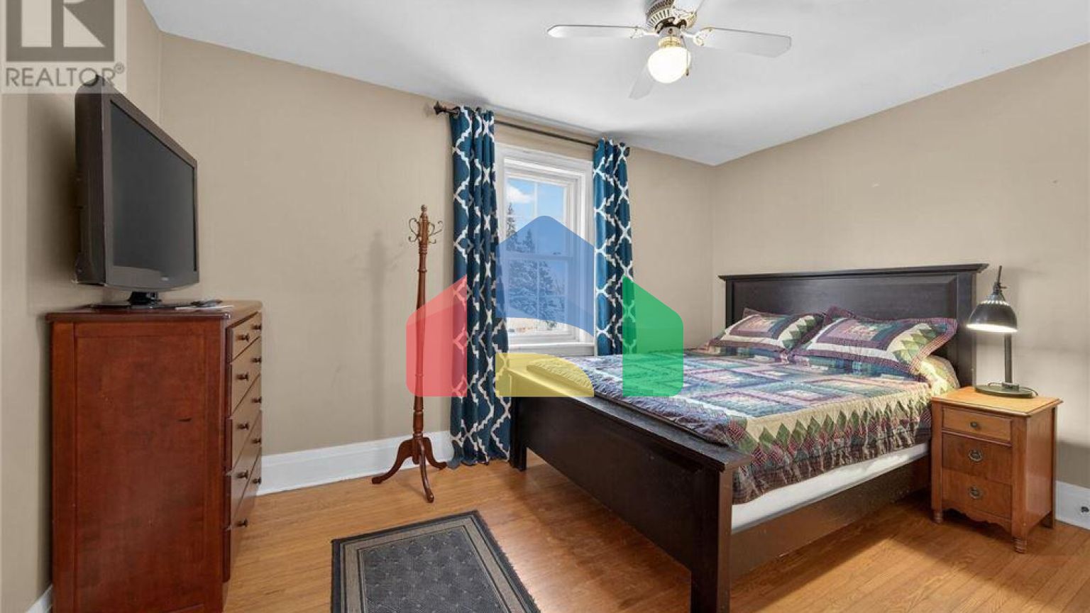 Residential - Single Family Home - Hamilton, Canada - Canada