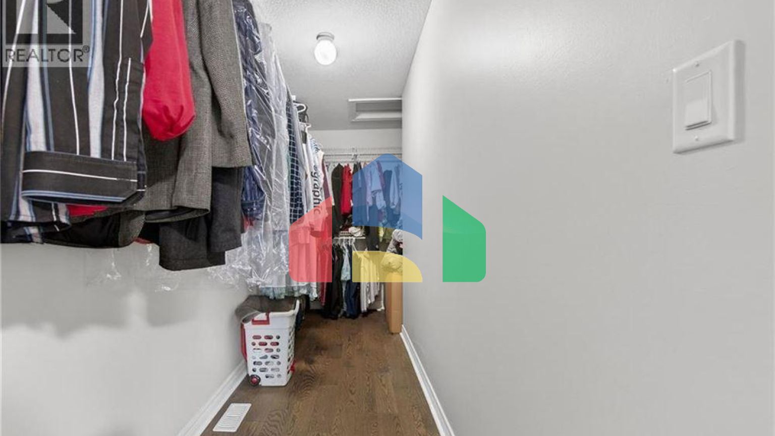 Residential - Single Family Home - Hamilton, Canada - Canada