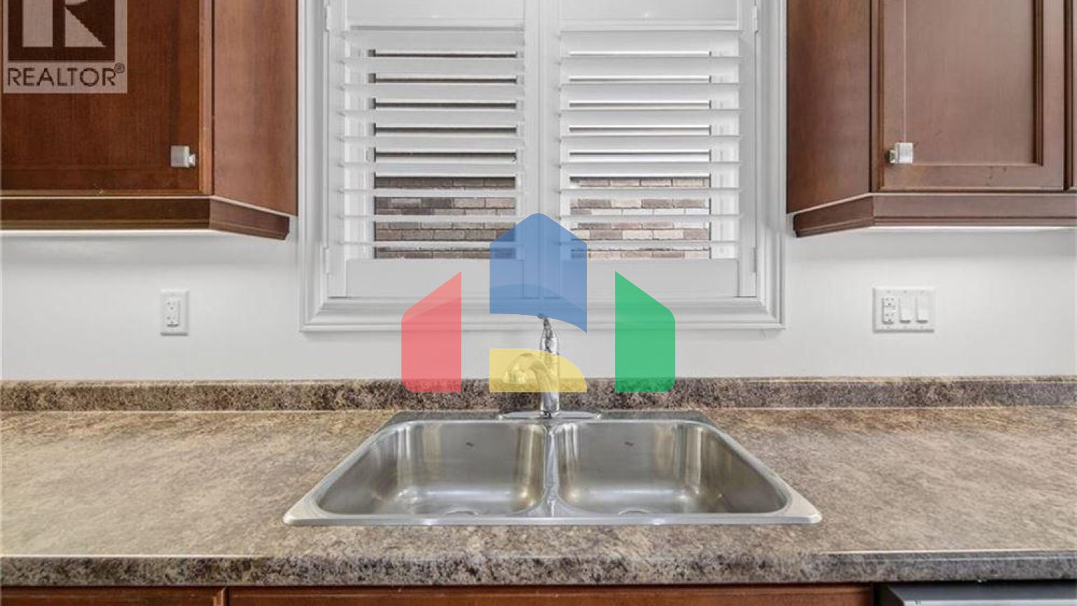 Residential - Single Family Home - Hamilton, Canada - Canada