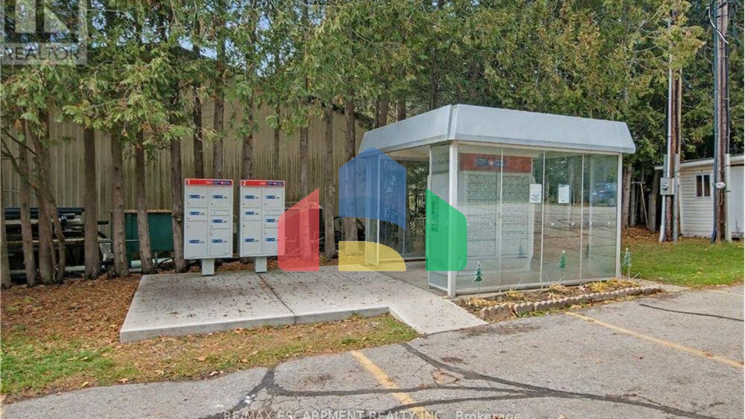 Residential - Single Family Home - Hamilton, Canada - Canada