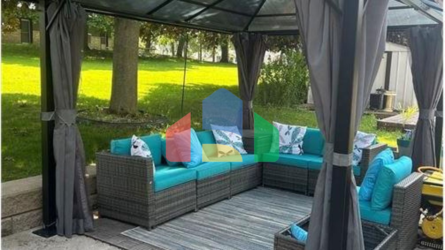 Residential - Single Family Home - Hamilton, Canada - Canada