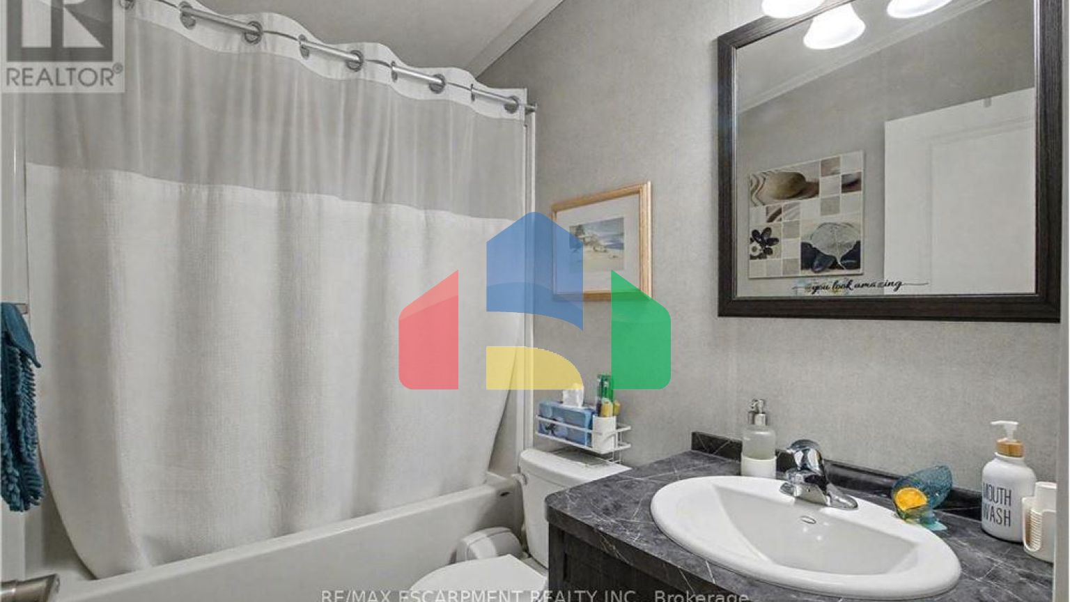 Residential - Single Family Home - Hamilton, Canada - Canada