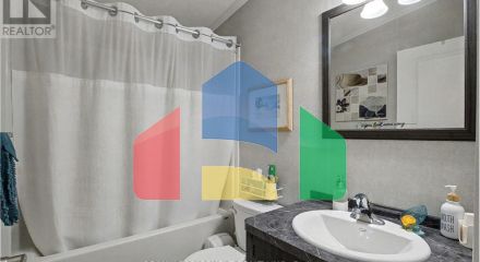 Residential - Single Family Home - Hamilton, Canada - Canada