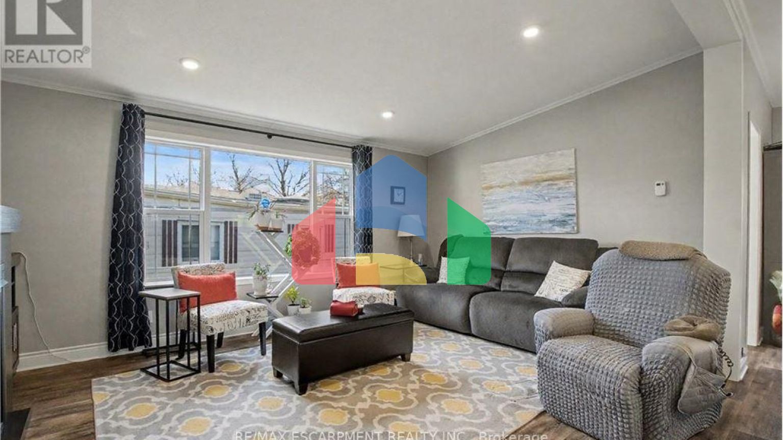 Residential - Single Family Home - Hamilton, Canada - Canada