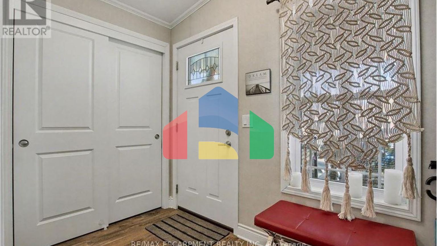 Residential - Single Family Home - Hamilton, Canada - Canada