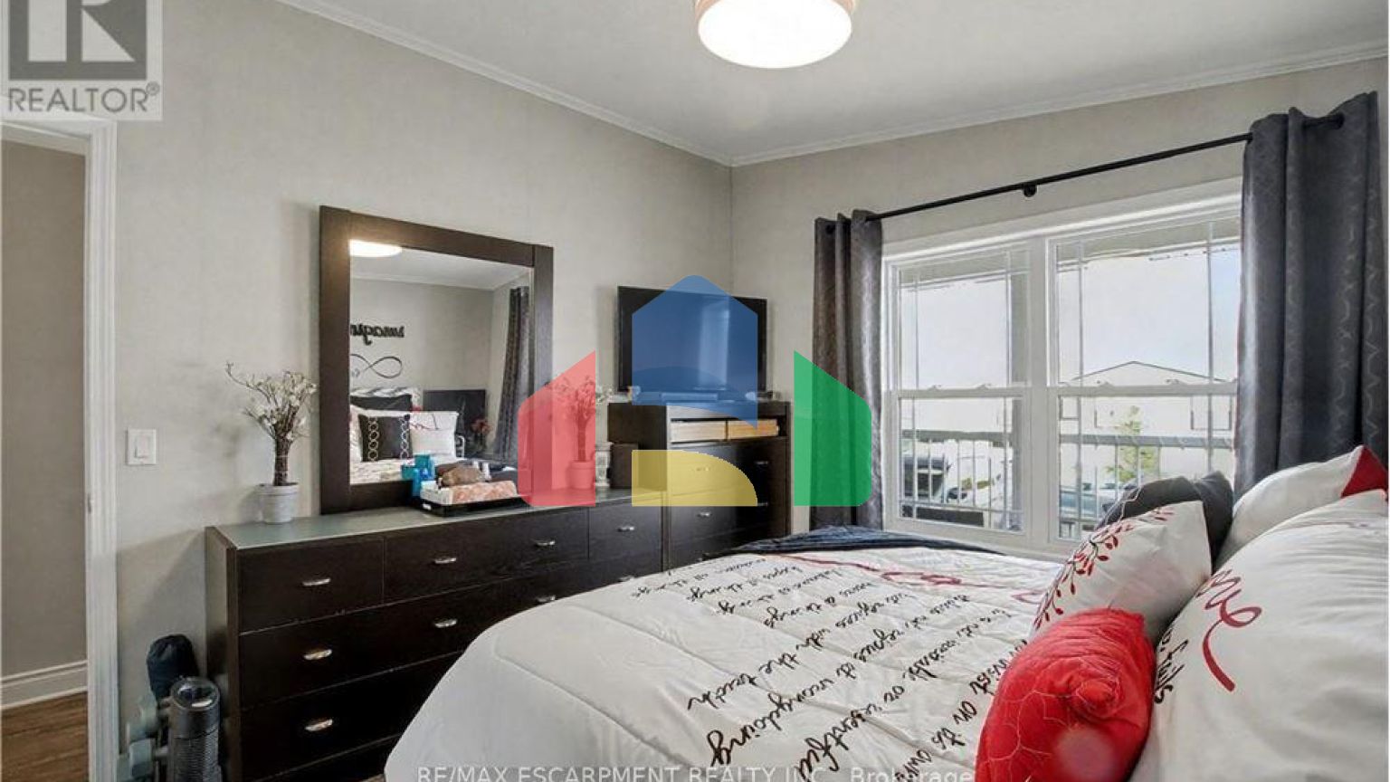 Residential - Single Family Home - Hamilton, Canada - Canada