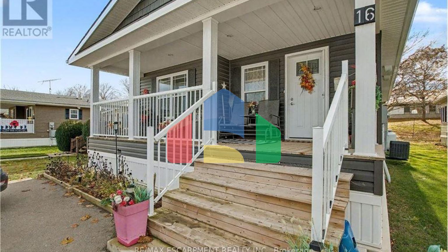 Residential - Single Family Home - Hamilton, Canada - Canada