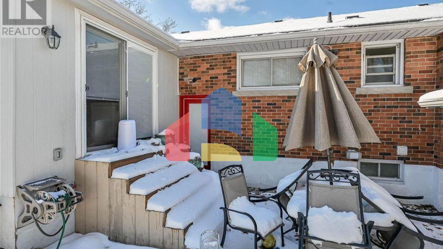 Residential - Single Family Home - Hamilton, Canada - Canada